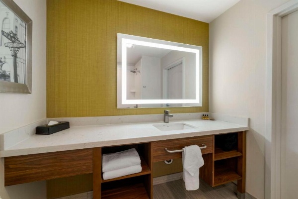 Best Western Plus Gardena Inn & Suites image 16