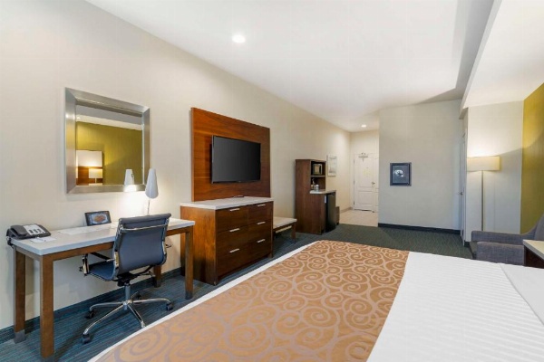 Best Western Plus Gardena Inn & Suites image 26